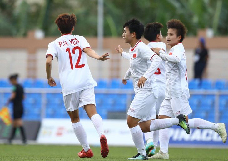 Nữ Việt Nam vào bán kết sau chiến thắng 6-0 trước Indonesia - Ảnh 1.