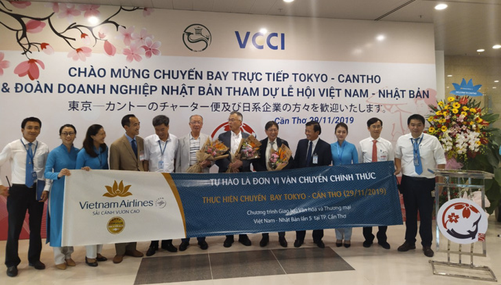 Chuyên cơ Cần Thơ thuê chở 200 doanh nghiệp Nhật đã hạ cánh - Ảnh 1.