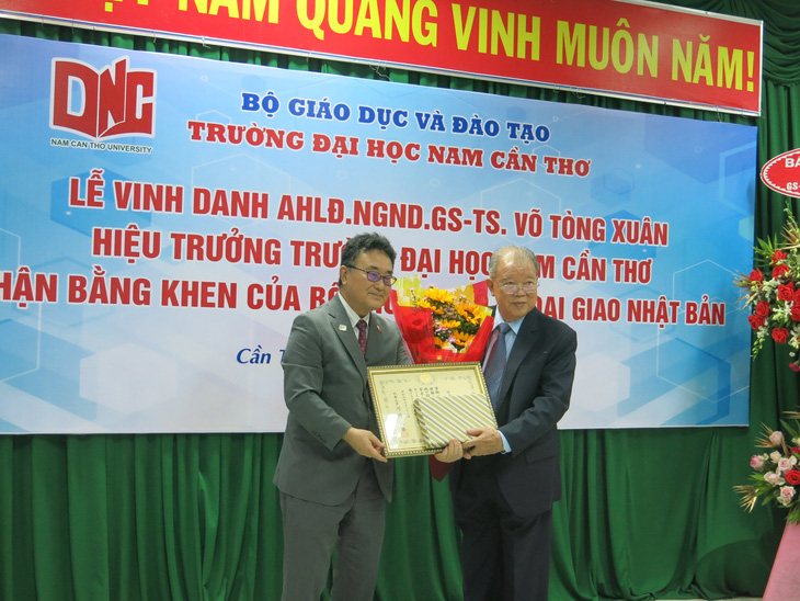 Bộ Ngoại giao Nhật Bản vinh danh GS.TS Võ Tòng Xuân - Ảnh 1.