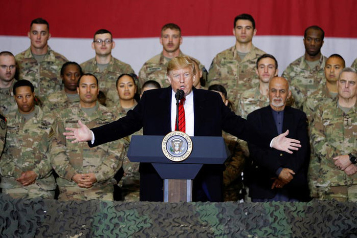Hậu cần Mỹ tung đủ chiêu trò đánh lừa để đưa ông Trump đi Afghanistan - Ảnh 11.