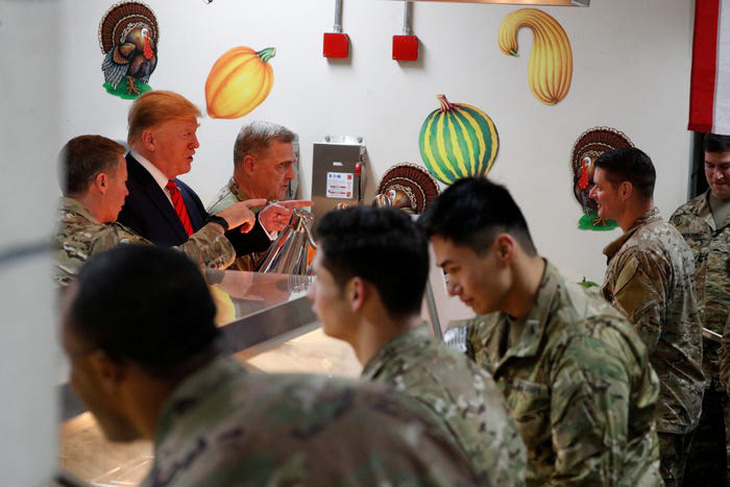 Hậu cần Mỹ tung đủ chiêu trò đánh lừa để đưa ông Trump đi Afghanistan - Ảnh 14.
