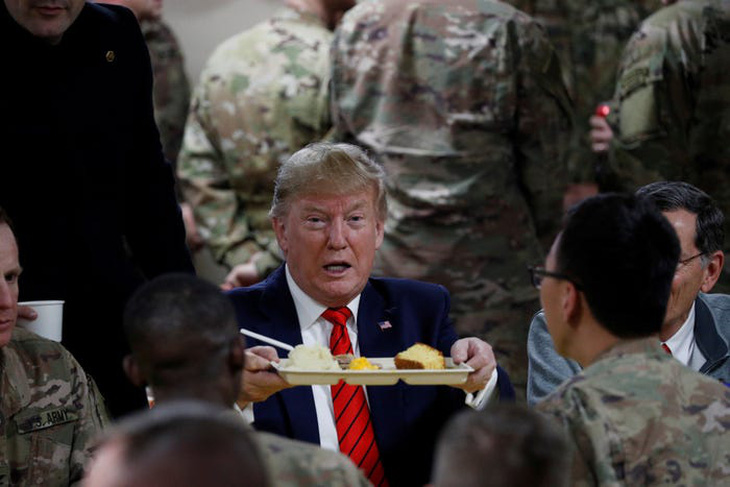 Hậu cần Mỹ tung đủ chiêu trò đánh lừa để đưa ông Trump đi Afghanistan - Ảnh 15.