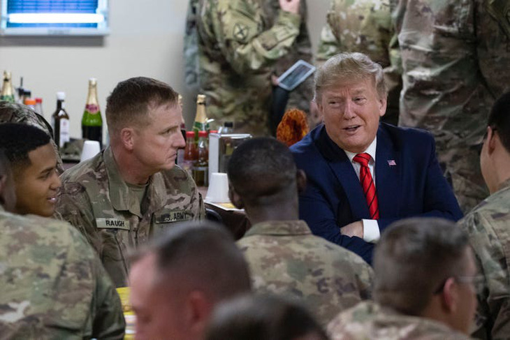 Hậu cần Mỹ tung đủ chiêu trò đánh lừa để đưa ông Trump đi Afghanistan - Ảnh 16.