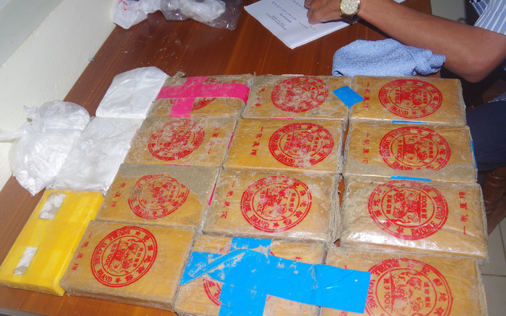 Phát hiện hơn 25 bánh ma túy trôi dạt vào bờ biển Quảng Nam