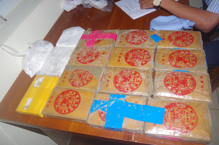Phát hiện hơn 25 bánh ma túy trôi dạt vào bờ biển Quảng Nam - Ảnh 1.