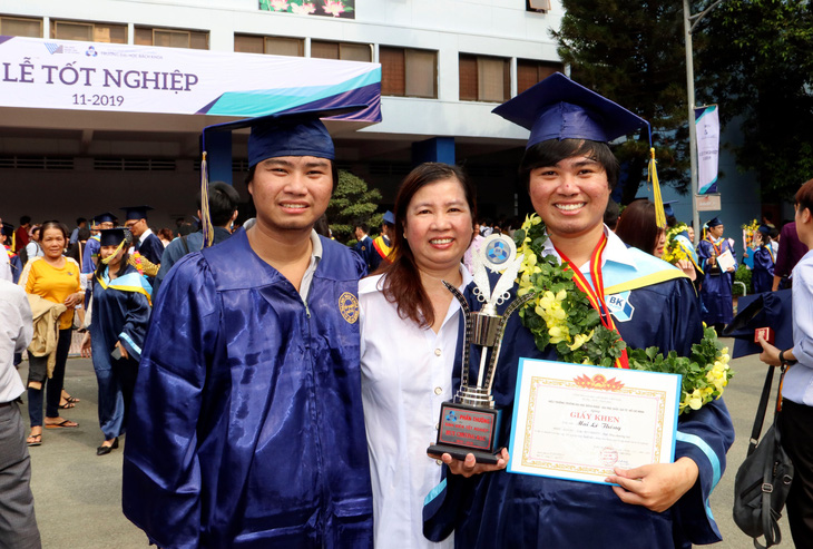 Cặp song sinh Thông - Thái tốt nghiệp xuất sắc Đại học Bách khoa - Ảnh 1.