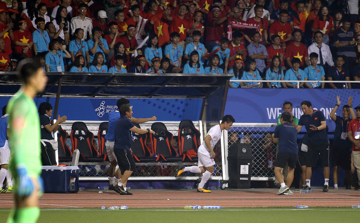 Quang Hải lỡ cơ hội thi đấu trong phút cuối trận thắng U22 Indonesia - Ảnh 1.