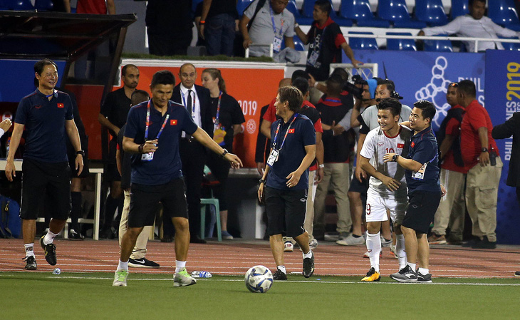 Quang Hải lỡ cơ hội thi đấu trong phút cuối trận thắng U22 Indonesia - Ảnh 4.