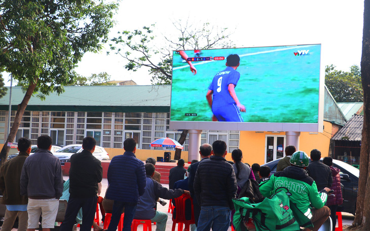 Bệnh viện, sân vận động lắp màn hình ‘khủng’ để dân cổ vũ U22 Việt Nam