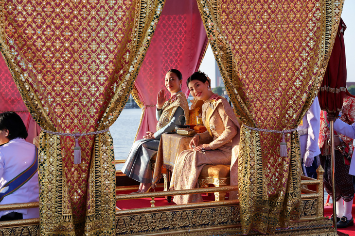 Lễ rước thuyền của vua Thái Lan, kết thúc nghi lễ lên ngôi hoàng gia - Ảnh 5.
