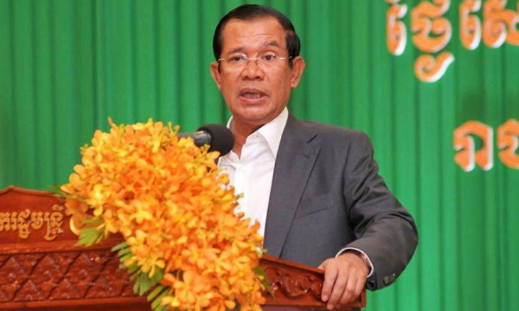 Thủ tướng Hun Sen bảo vệ cầu thủ người gốc Việt đá hỏng luân lưu - Ảnh 1.