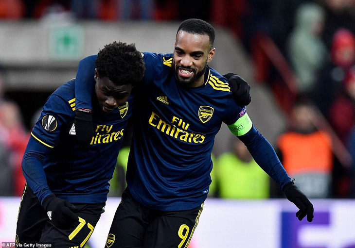 Europa League: Ghi 2 bàn trong 3 phút, Arsenal giành ngôi đầu bảng F  - Ảnh 1.