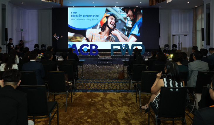 ACB và FWD hợp tác phân phối bảo hiểm trực tuyến qua ngân hàng tại Việt Nam - Ảnh 2.