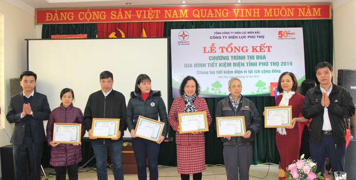 Tuyên dương 90 gia đình tiết kiệm điện tại tỉnh Phú Thọ - Ảnh 1.