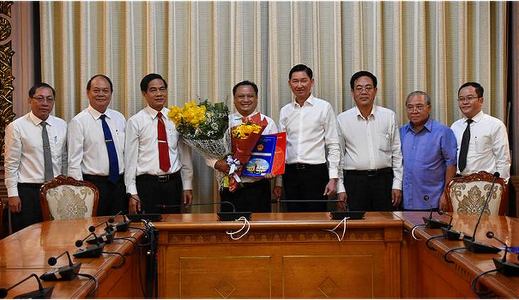 Ông Trần Phi Long làm chủ tịch UBND quận 11 - Ảnh 1.