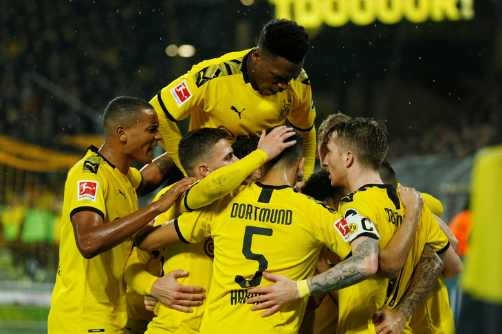 Dortmund đánh rơi chiến thắng trước Leipzig sau 3 lần dẫn trước - Ảnh 1.