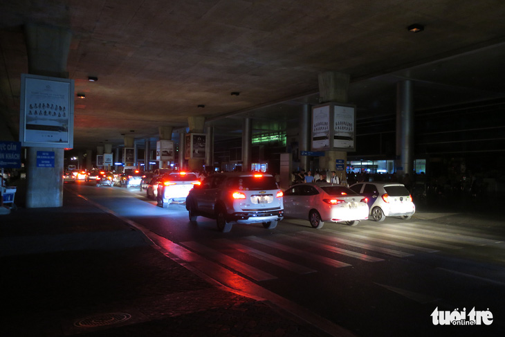 Sân bay Tân Sơn Nhất mất điện lúc 2h35 sáng 18-12 - Ảnh 1.
