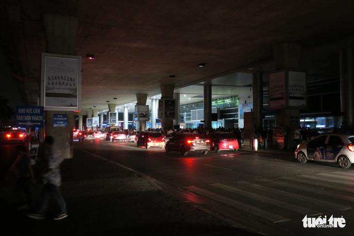 Sân bay Tân Sơn Nhất mất điện lúc 2h35 sáng 18-12 - Ảnh 3.