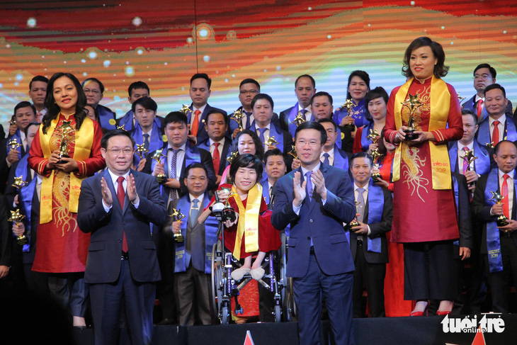 Doanh nhân truyền cảm hứng Nguyễn Thị Vân nhận giải thưởng Sao đỏ danh dự - Ảnh 1.