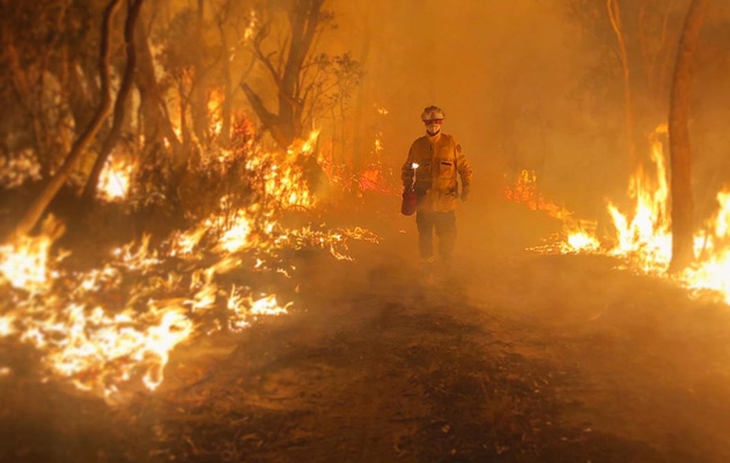 Úc ban bố tình trạng khẩn cấp khi cháy rừng lan tới Sydney - Ảnh 1.