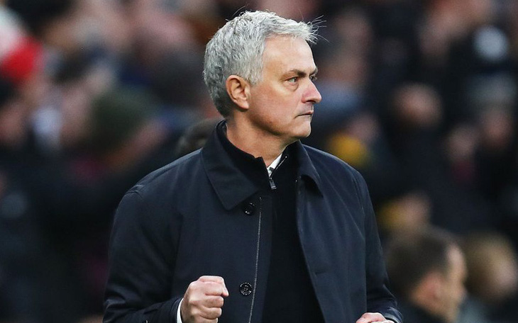 Dự đoán vòng 18 Premier League: Mourinho đánh bại đội bóng cũ