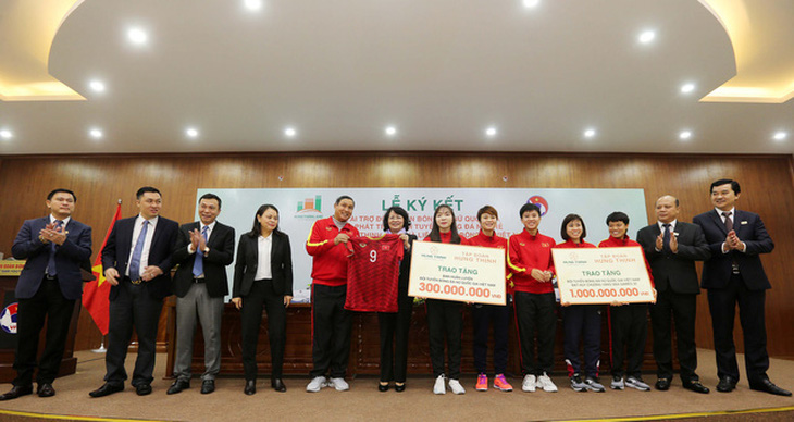 Hưng Thịnh Land tài trợ cho bóng đá nữ Việt Nam 100 tỉ đồng - Ảnh 3.