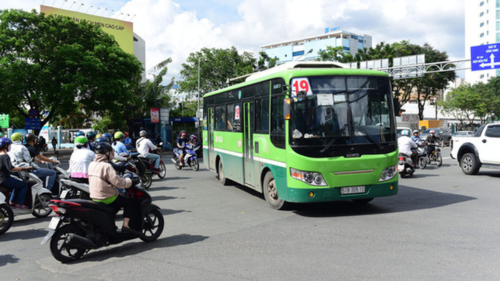 Đề xuất ngưng chạy xe buýt ở TP.HCM để phòng dịch COVID-19 - Ảnh 1.