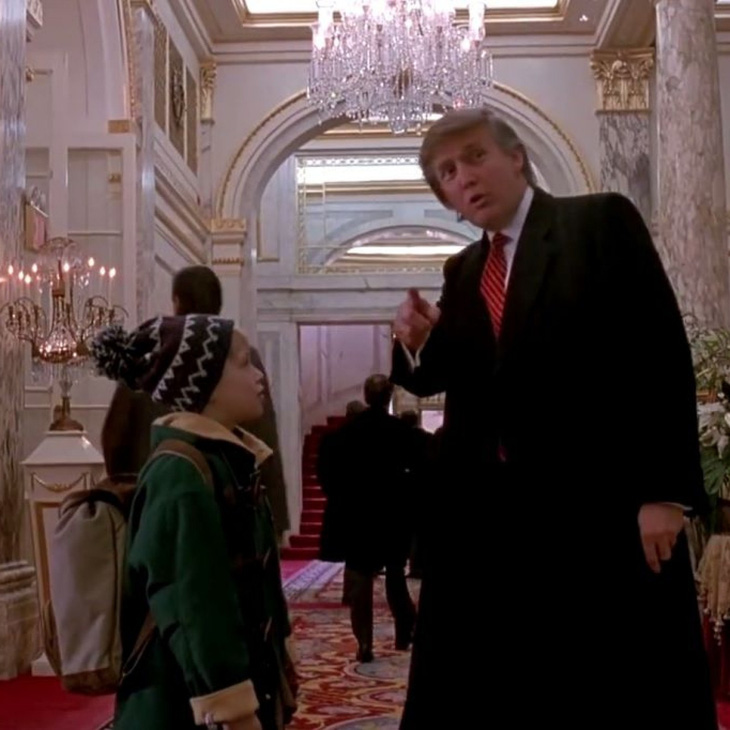 Video Giáng sinh, ông Trump ôn lại kỷ niệm đóng phim Ở nhà một mình 2 - Ảnh 3.