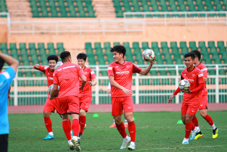 HLV Park Hang Seo: ‘Có những rủi ro khi U23 Việt Nam thiếu Văn Hậu’ - Ảnh 1.