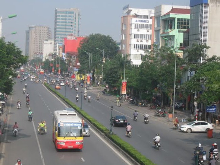 Hà Nội phân luồng giao thông để thi công tuyến đường 40m - Ảnh 1.