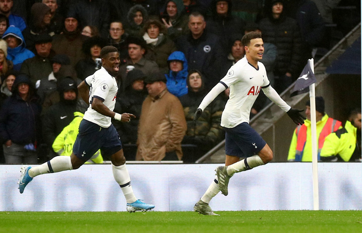 Kane và Alli giúp Tottenham thắng ngược Brighton trong ngày ‘Lễ tặng quà’ - Ảnh 3.