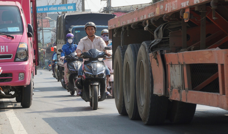 Cận cảnh con đường tử thần ở Sài Gòn mỗi tháng đều có người chết vì tai nạn giao thông - Ảnh 1.