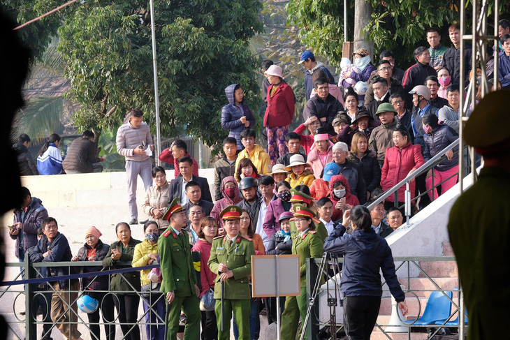 Hàng trăm cảnh sát bảo vệ phiên tòa nữ sinh giao gà bị sát hại - Ảnh 7.