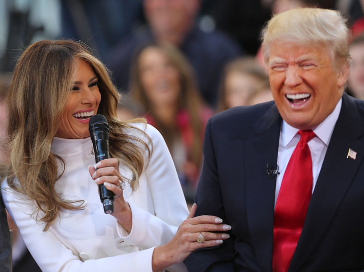 Tại sao vợ ông Trump hiếm khi cười? - Ảnh 2.