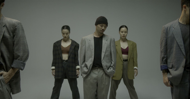 Hà Lê kết hợp Biển nhớ của nhạc sĩ Trịnh Công Sơn với rap, múa đương đại - Ảnh 4.