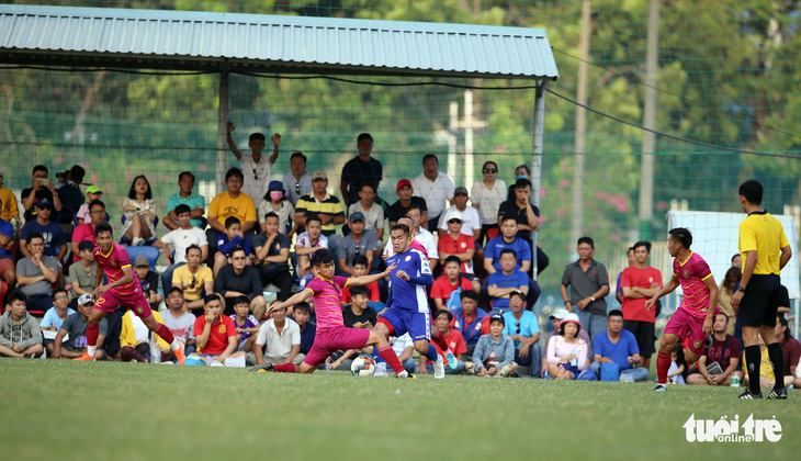 Chỉ mới đấu tập, derby bóng đá TP.HCM - Sài Gòn đã hút hơn 300 khán giả - Ảnh 9.