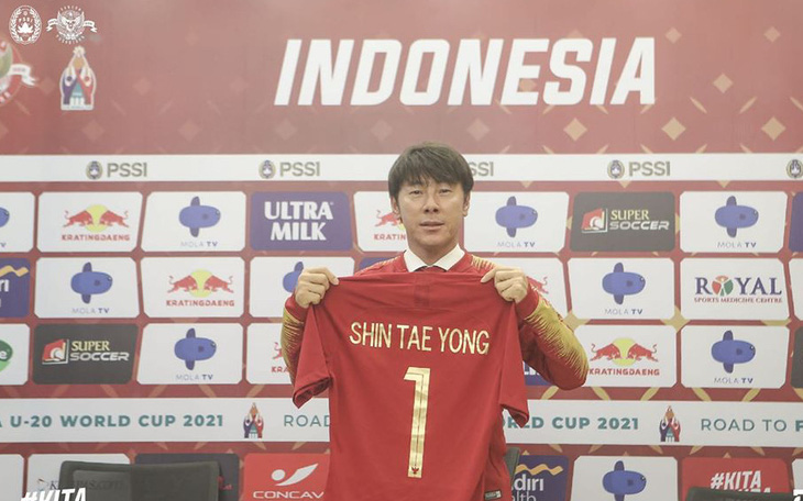 HLV Shin Tae Yong ký hợp đồng 4 năm dẫn dắt tuyển Indonesia