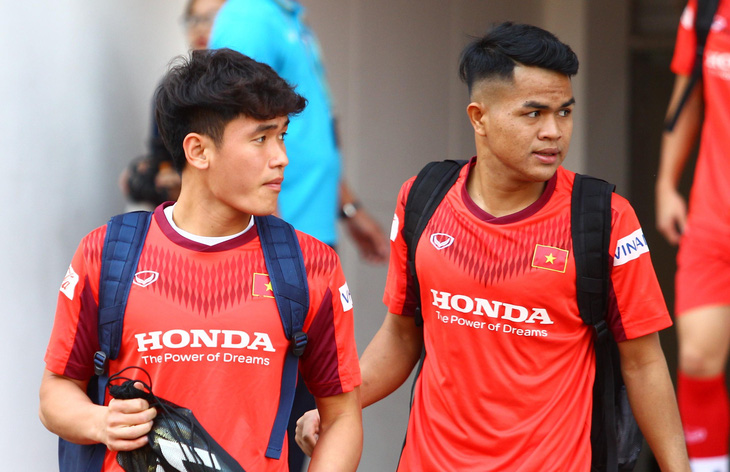 Yên tâm với hàng thủ U23 Việt Nam, ông Park loại 3 hậu vệ - Ảnh 1.