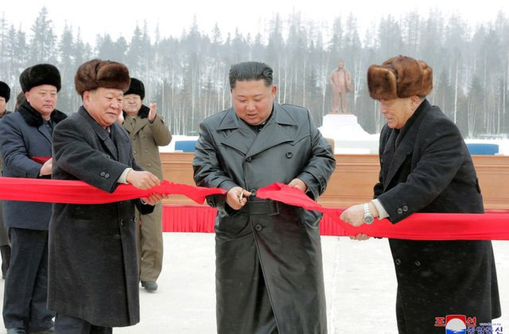 Tham vọng biến Samjiyon thành phố núi giàu có của ông Kim Jong Un - Ảnh 2.