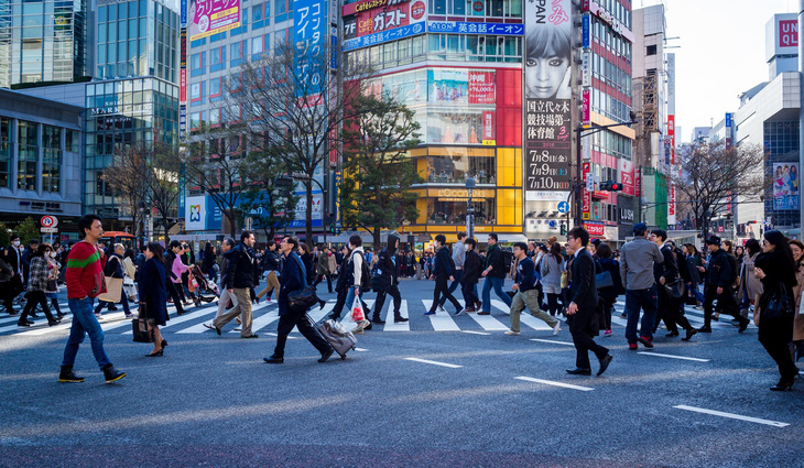 Bùng nổ du lịch, Nhật siết chặt kiểm soát nhập cư năm 2020 - Ảnh 1.