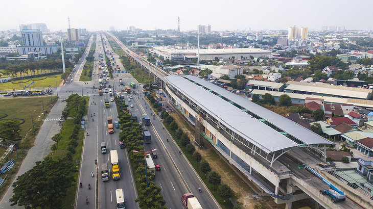 Hối hả trên công trường metro - Ảnh 1.