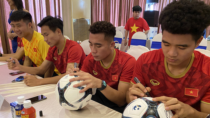 Sang Thái chuẩn bị VCK U23 châu Á, U23 Việt Nam đầy quyết tâm - Ảnh 6.