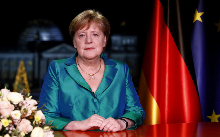Bà Angela Merkel: 