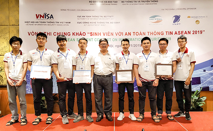 ĐH Duy Tân đoạt giải ba cuộc thi sinh viên với an toàn thông tin ASEAN 2019 - Ảnh 2.