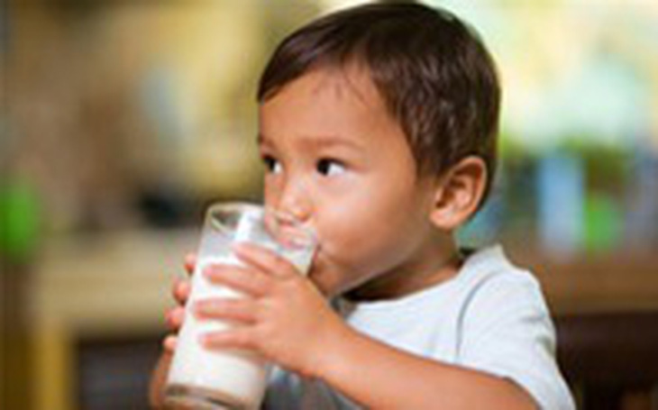Sữa học đường phải bổ sung đủ 21 vi chất