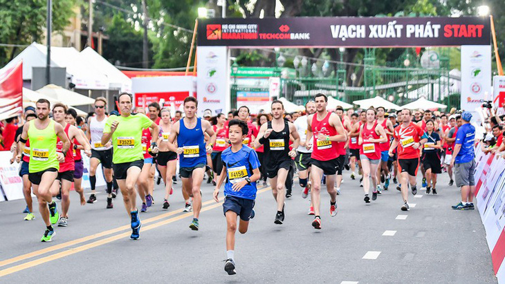 Cấm xe ra vào 8 tuyến đường lớn phục vụ giải Marathon quốc tế TP.HCM 2019 - Ảnh 1.