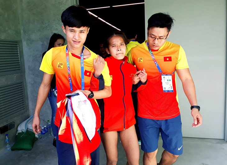 VĐV marathon Việt phải cấp cứu, thở oxy: huy chương của nghị lực và nước mắt - Ảnh 3.