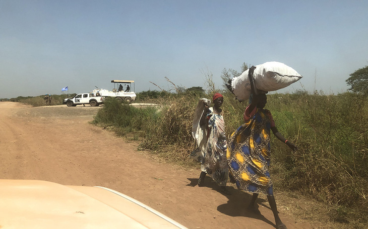 Mũ nồi xanh Việt Nam ở Nam Sudan - Kỳ 7:  Lỗ đạn, nhà cháy và giọt nước ở Bentiu