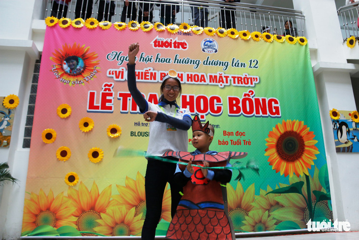 Ngày hội Hoa hướng dương ở Huế: Con ước có một bộ áo quần siêu nhân - Ảnh 6.
