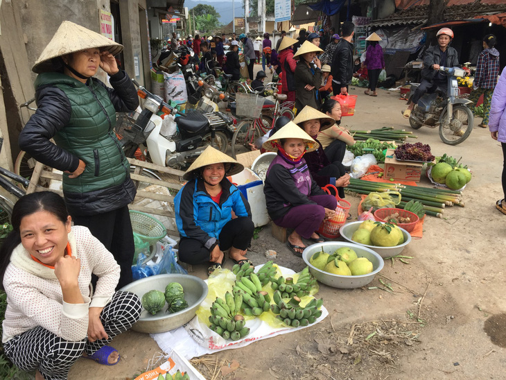 Chợ quê ngày tết - những hoài niệm bùi ngùi  - Ảnh 2.